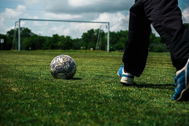 12月场均决赛圈 牛的4亮6回复.